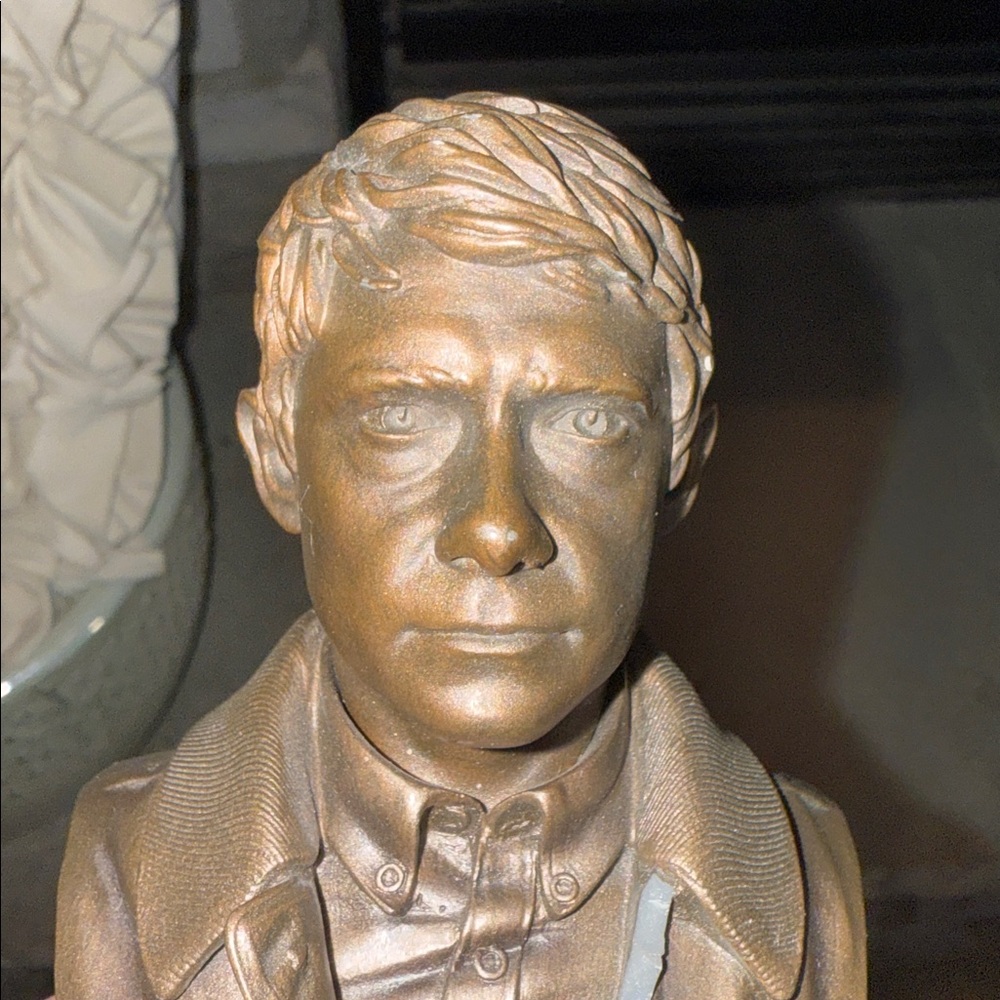 Sherlock Holmes and Watson BBC Busts of Characters - Picture 7 of 15